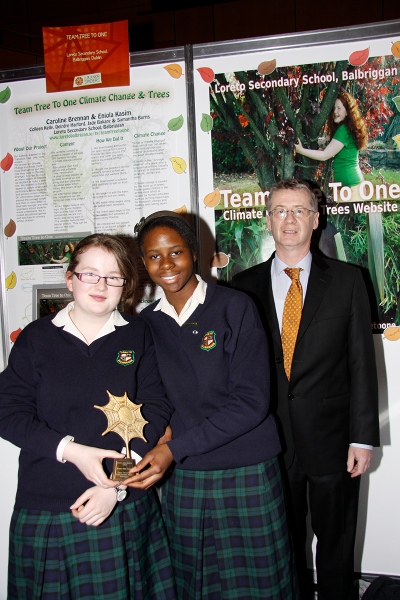 Caroline and Eniola with Mr Fynes at the Junior Spiders Exhibition